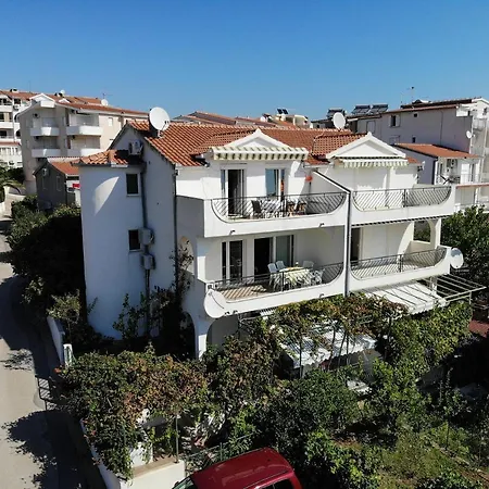 Villa Prelesnik Trogir Exterior photo